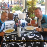 Mark Noorduin en John Dorgelo aan de lunch tijdens rondje Gardameer 12-07-2016